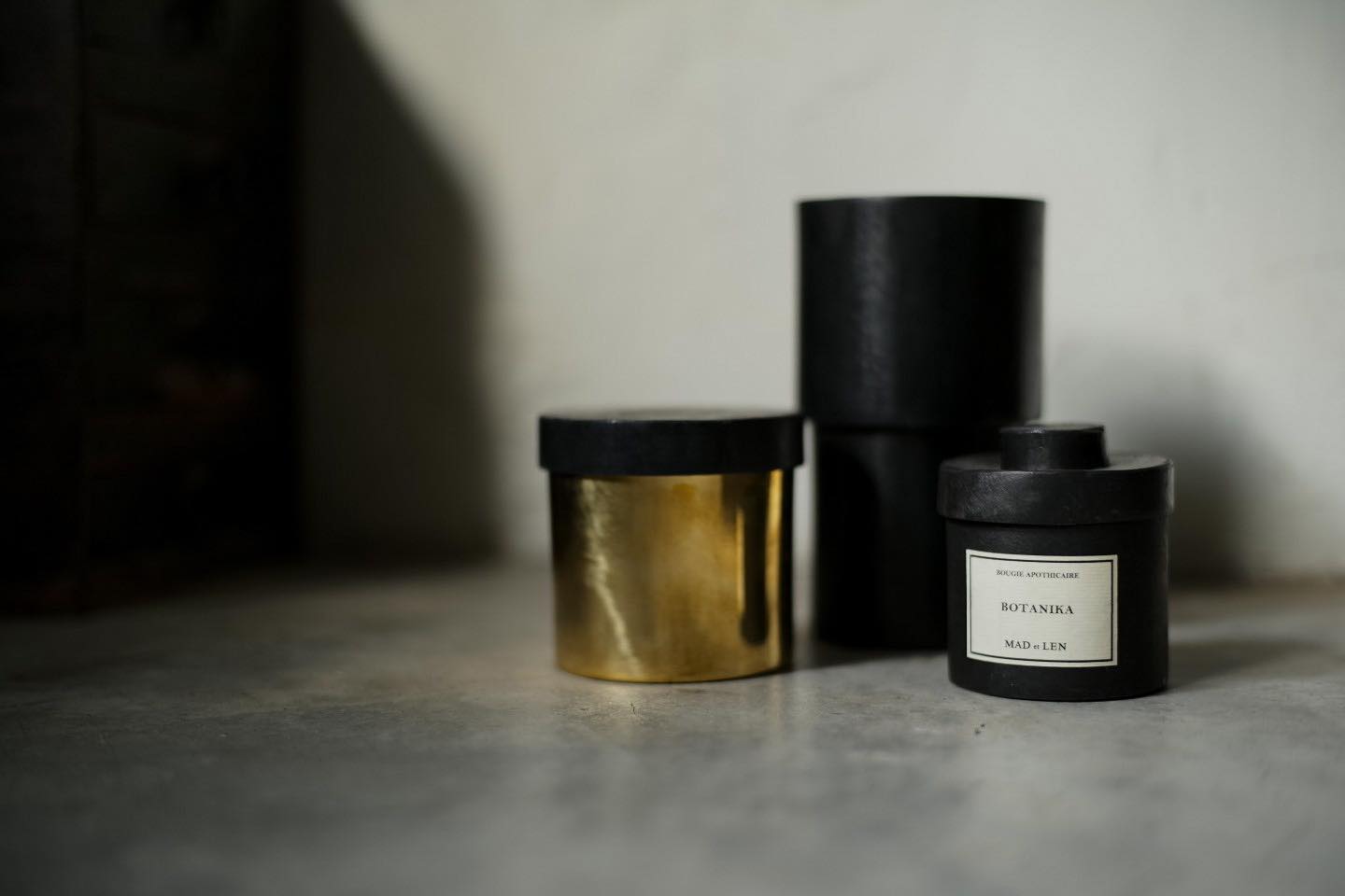 Mad et Len PFP-Crys flat diffuser volcanic rock + a small amount of crystal + 5ml essential oil FLAT POT POURRI Lava Rock + Crystal Petit