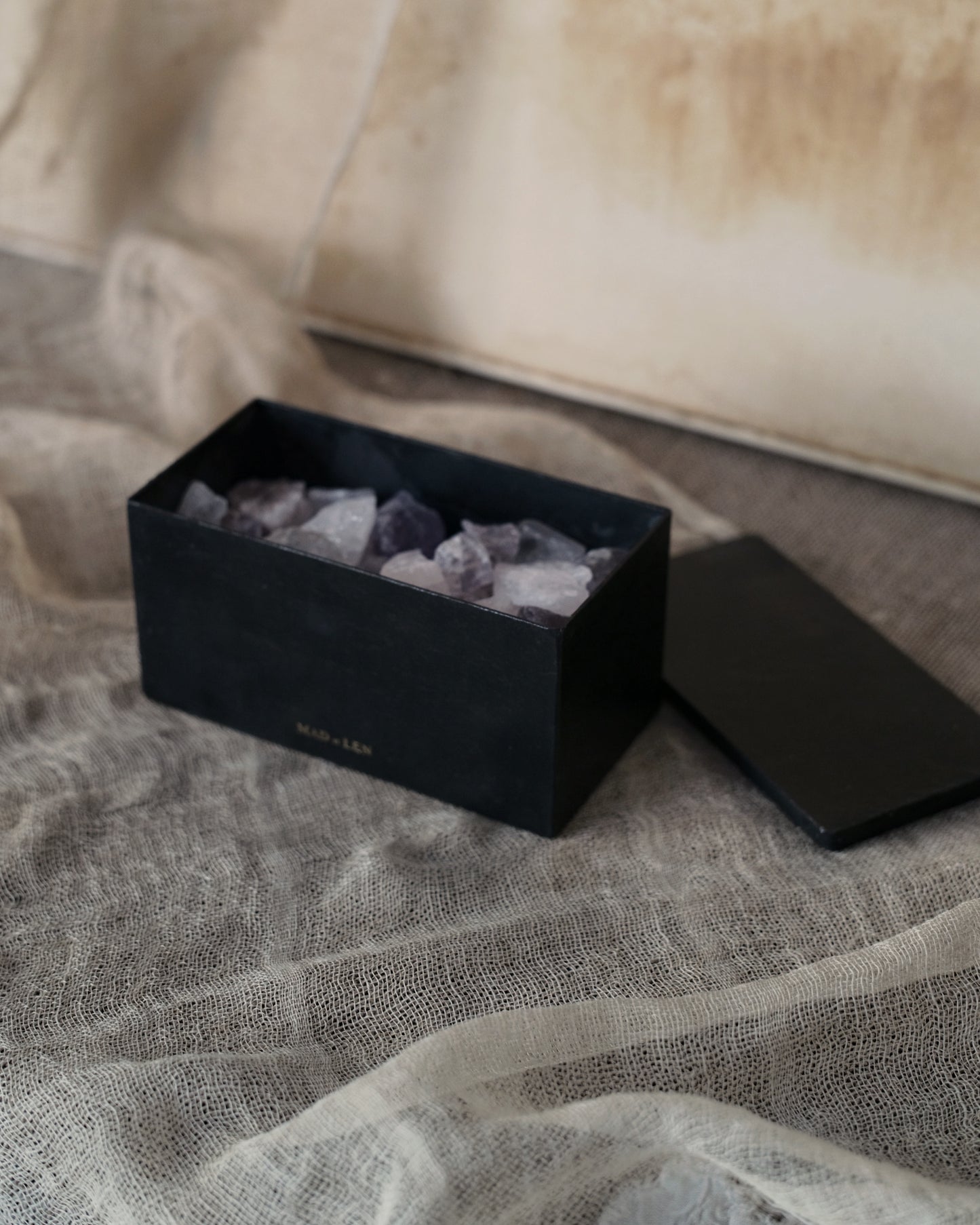 Mad et Len PFP-Crys flat diffuser volcanic rock + a small amount of crystal + 5ml essential oil FLAT POT POURRI Lava Rock + Crystal Petit