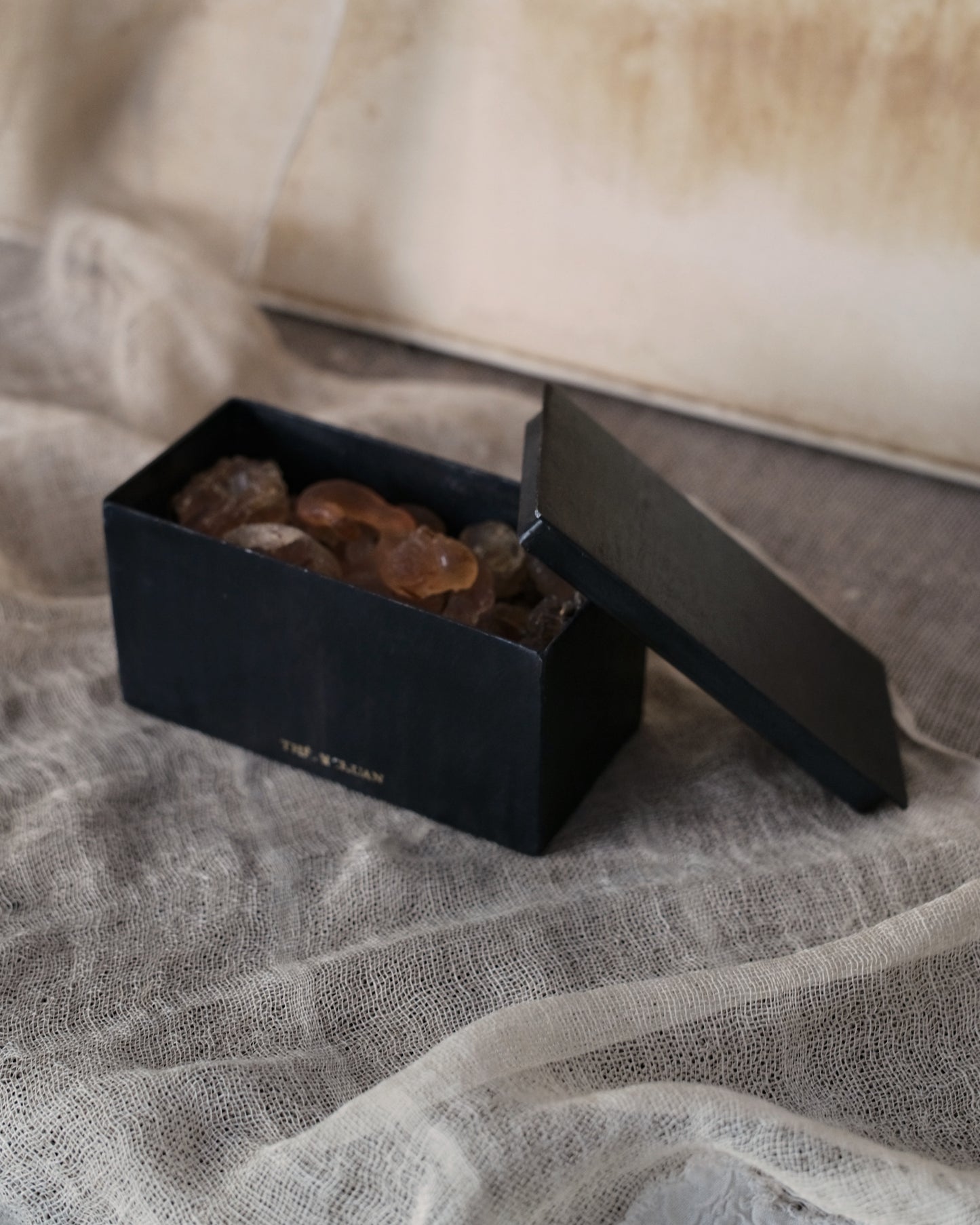 Mad et Len PFP-Crys flat diffuser volcanic rock + a small amount of crystal + 5ml essential oil FLAT POT POURRI Lava Rock + Crystal Petit