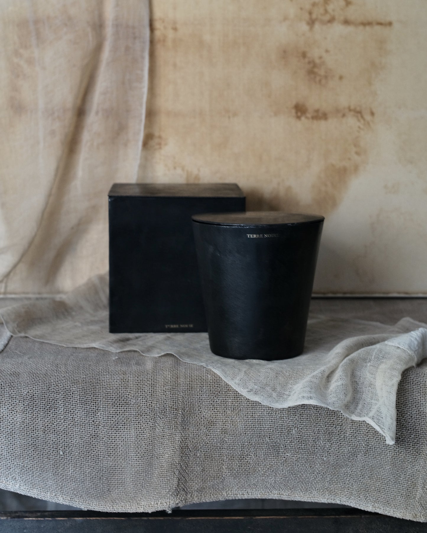 MAD et LEN BV15 BOUGIE VESTIMENTALE CANDLE-MEDIUM