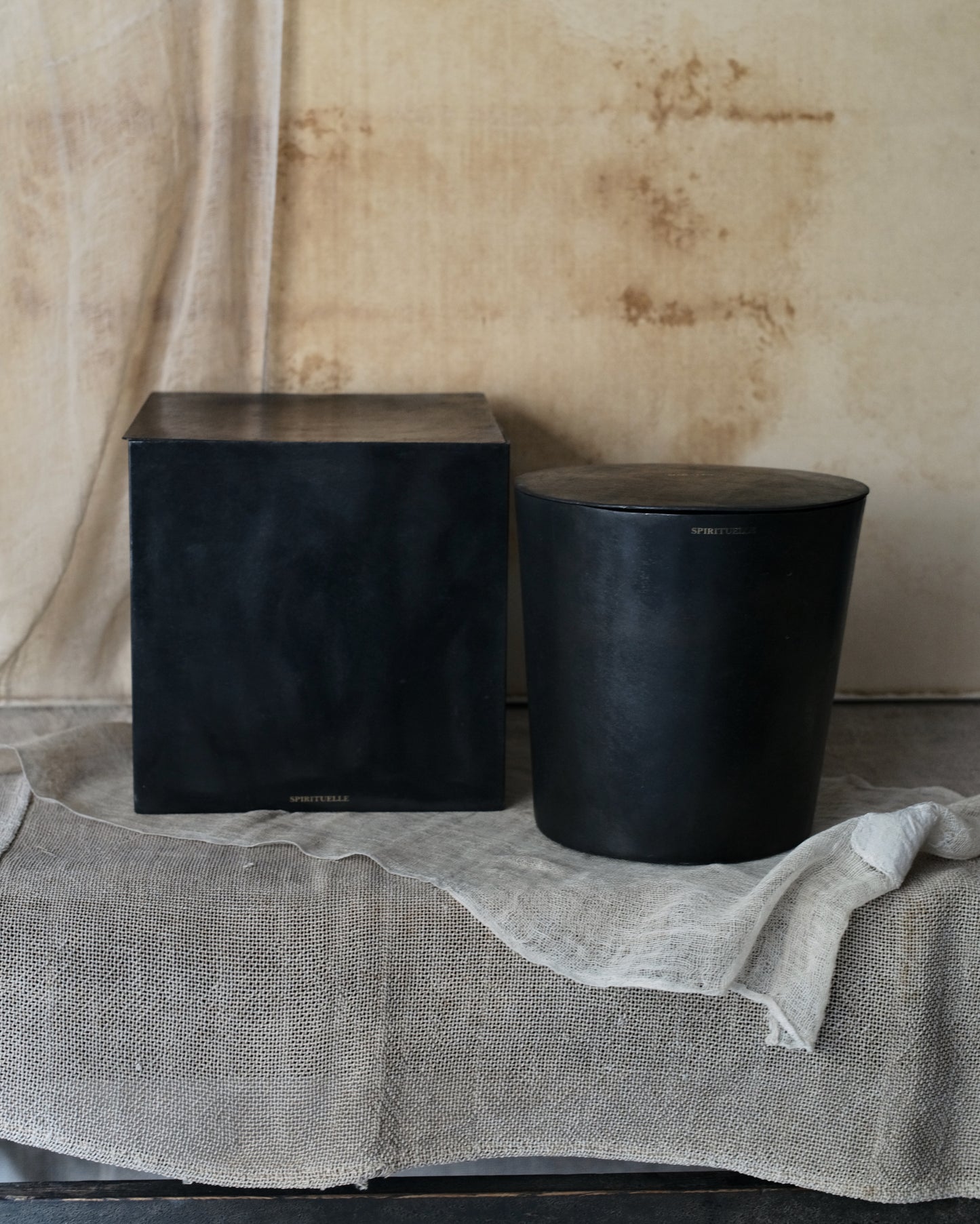 MAD et LEN BV35 BOUGIE VESTIMENTALE CANDLE-GRANDE