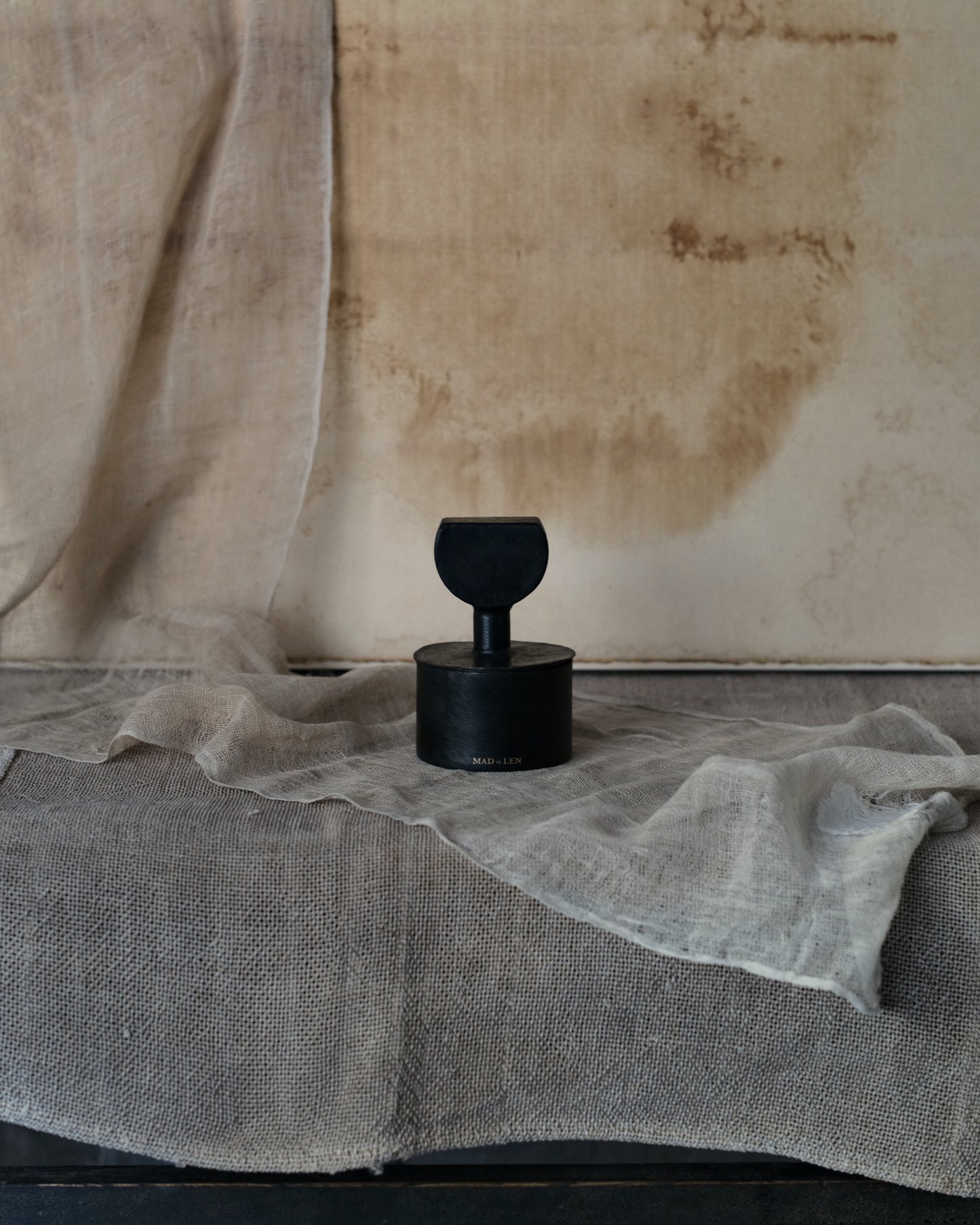 Mad et Len PFP-Crys flat diffuser volcanic rock + a small amount of crystal + 5ml essential oil FLAT POT POURRI Lava Rock + Crystal Petit