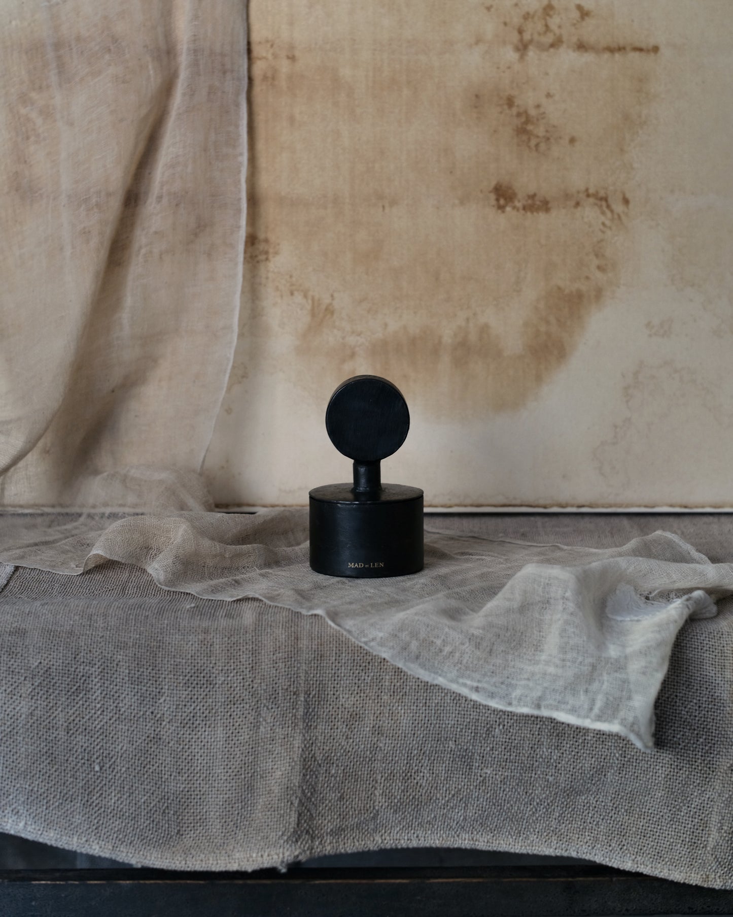 Mad et Len PFP-Crys flat diffuser volcanic rock + a small amount of crystal + 5ml essential oil FLAT POT POURRI Lava Rock + Crystal Petit