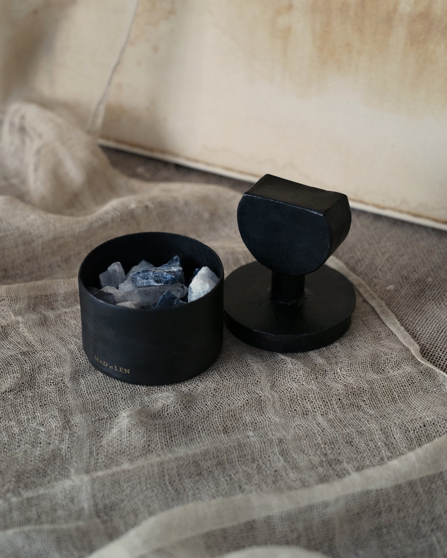 Mad et Len PFP-Crys flat diffuser volcanic rock + a small amount of crystal + 5ml essential oil FLAT POT POURRI Lava Rock + Crystal Petit