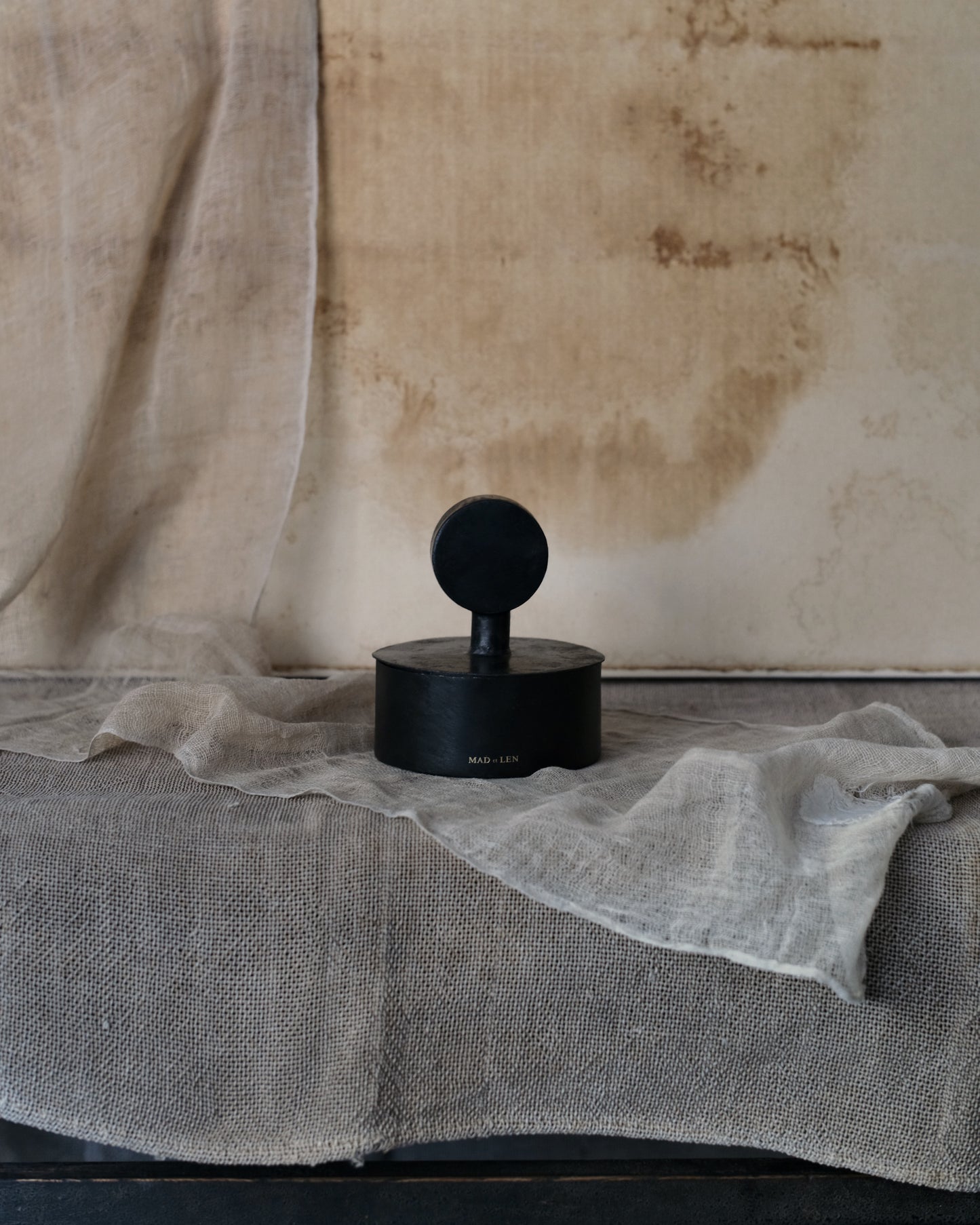 Mad et Len PFP-Crys flat diffuser volcanic rock + a small amount of crystal + 5ml essential oil FLAT POT POURRI Lava Rock + Crystal Petit
