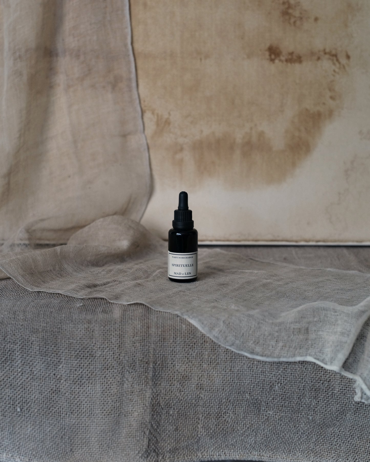 Mad et Len PFP-Crys flat diffuser volcanic rock + a small amount of crystal + 5ml essential oil FLAT POT POURRI Lava Rock + Crystal Petit