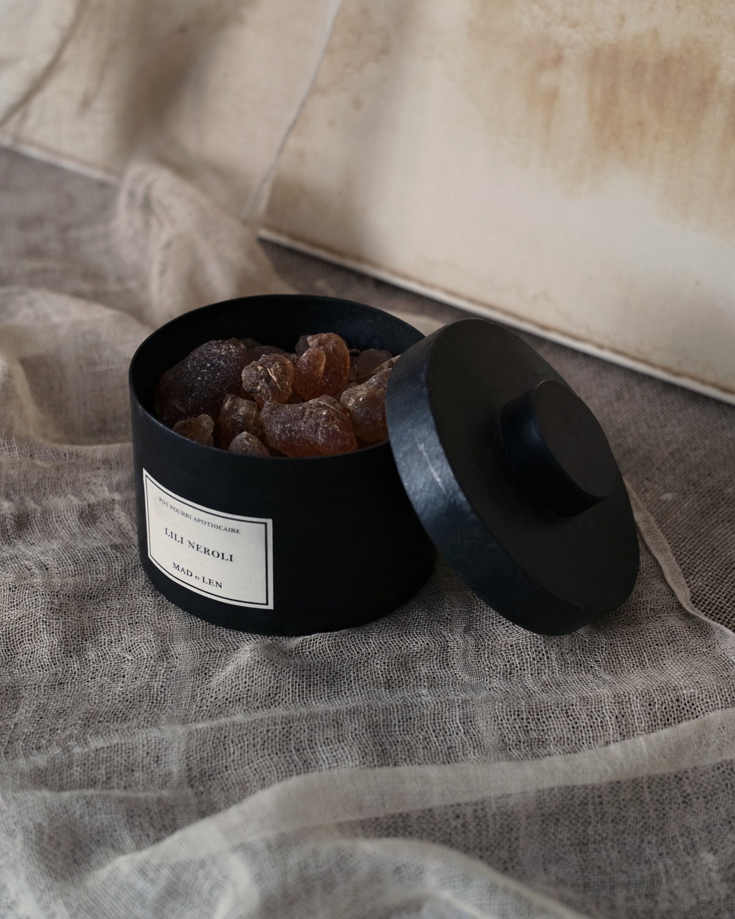 Mad et Len PAV classic diffuser amber stone small + 15ml essential oil POT POURRI APOTHICAIRE AMBRE-PETITE